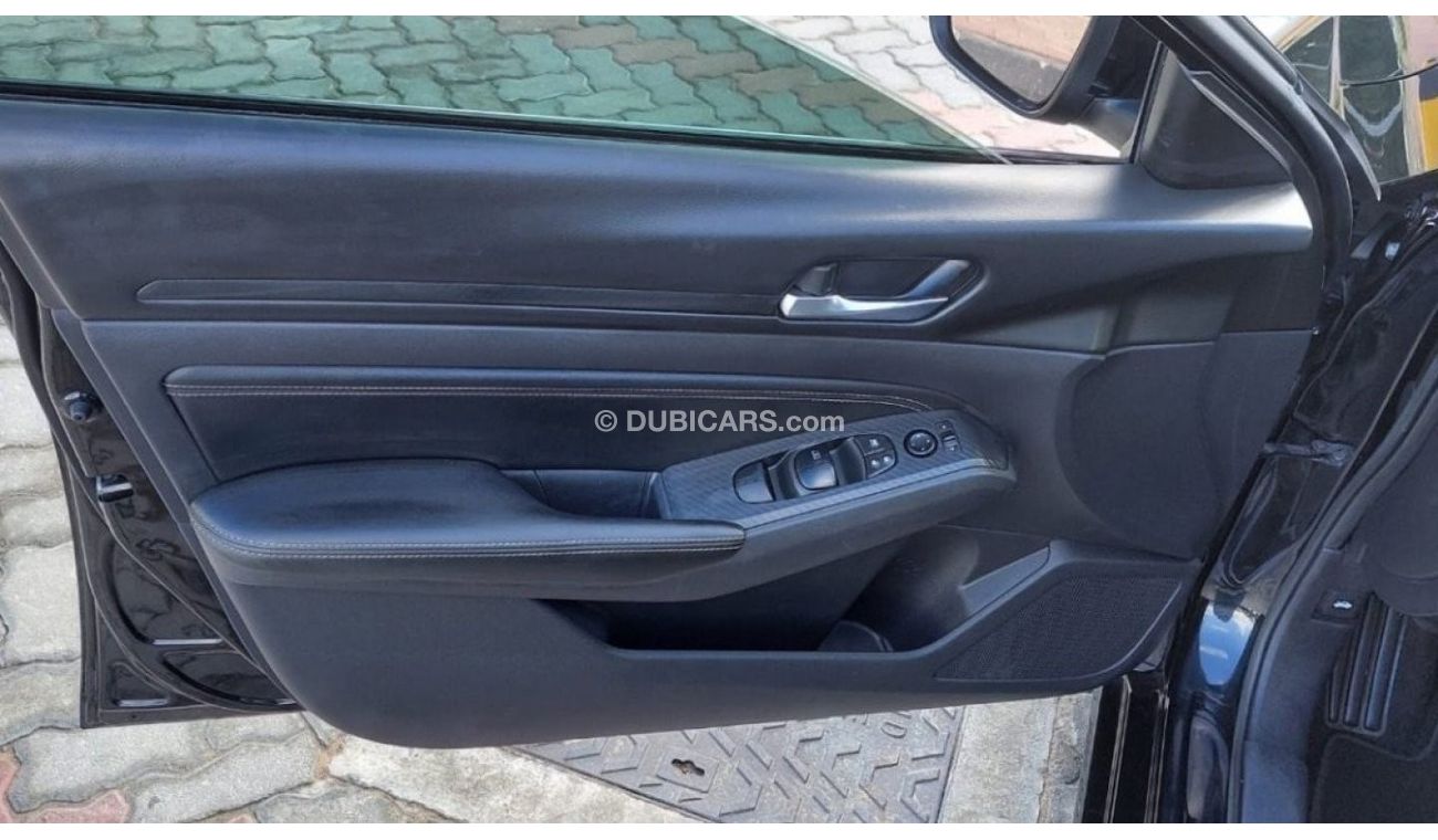 Nissan Altima SV Low mileage