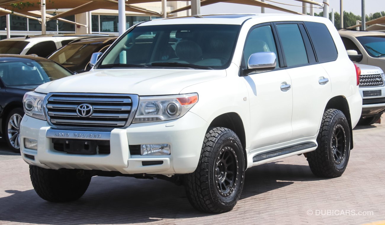 Toyota Land Cruiser GXR V8 With 2014 body kit