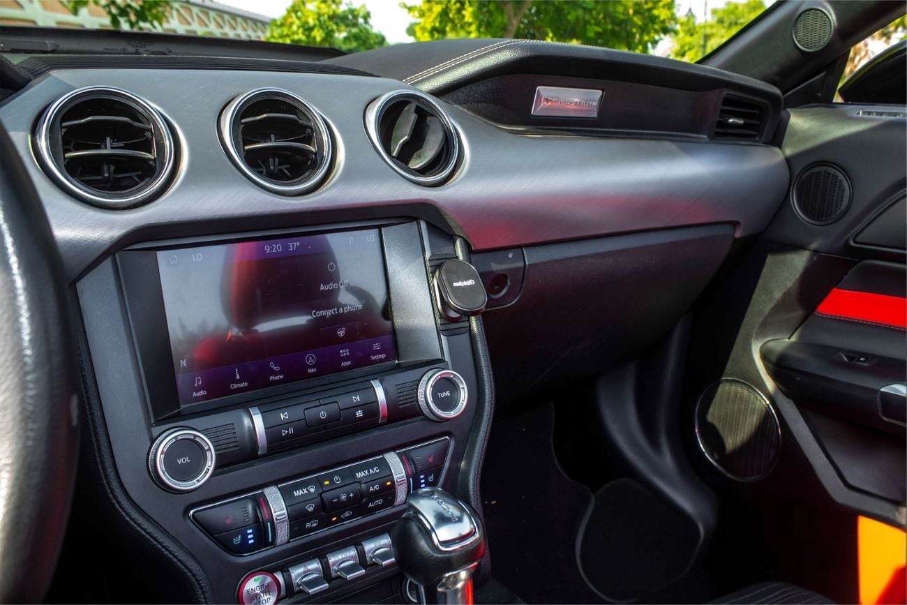 Ford Mustang EcoBoost Premium 2.3L Convertible M/T