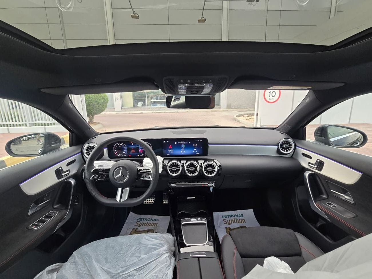 Mercedes-Benz A 200 Premium + 2.0L MERCEDES A-200 GCC 2025 // ORGINAL PAINT // FULL OPITION // PERFECT CONDITION