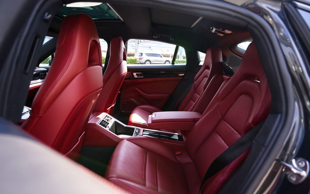 بورش باناميرا Porsche Panamera 2020