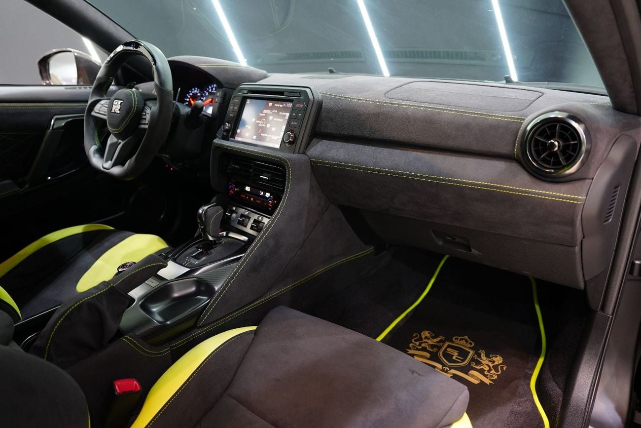 Nissan GT-R Track Edition, Full Carbon Kit, Turquoise Accent, Recaro Sport Seats, Bose Audio!!