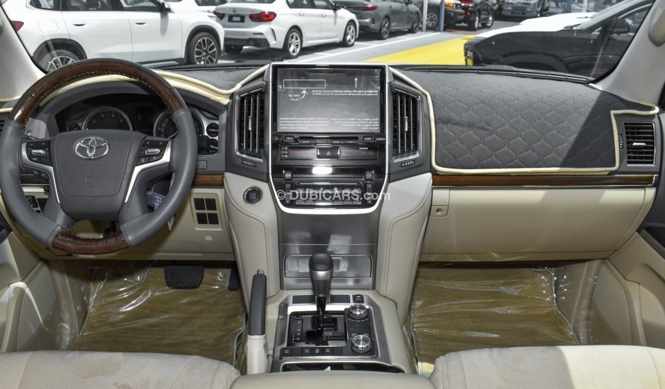Toyota Land Cruiser TOYOTA LAND CRUISER VXR | 5.7L V8 | 2020 | GCC