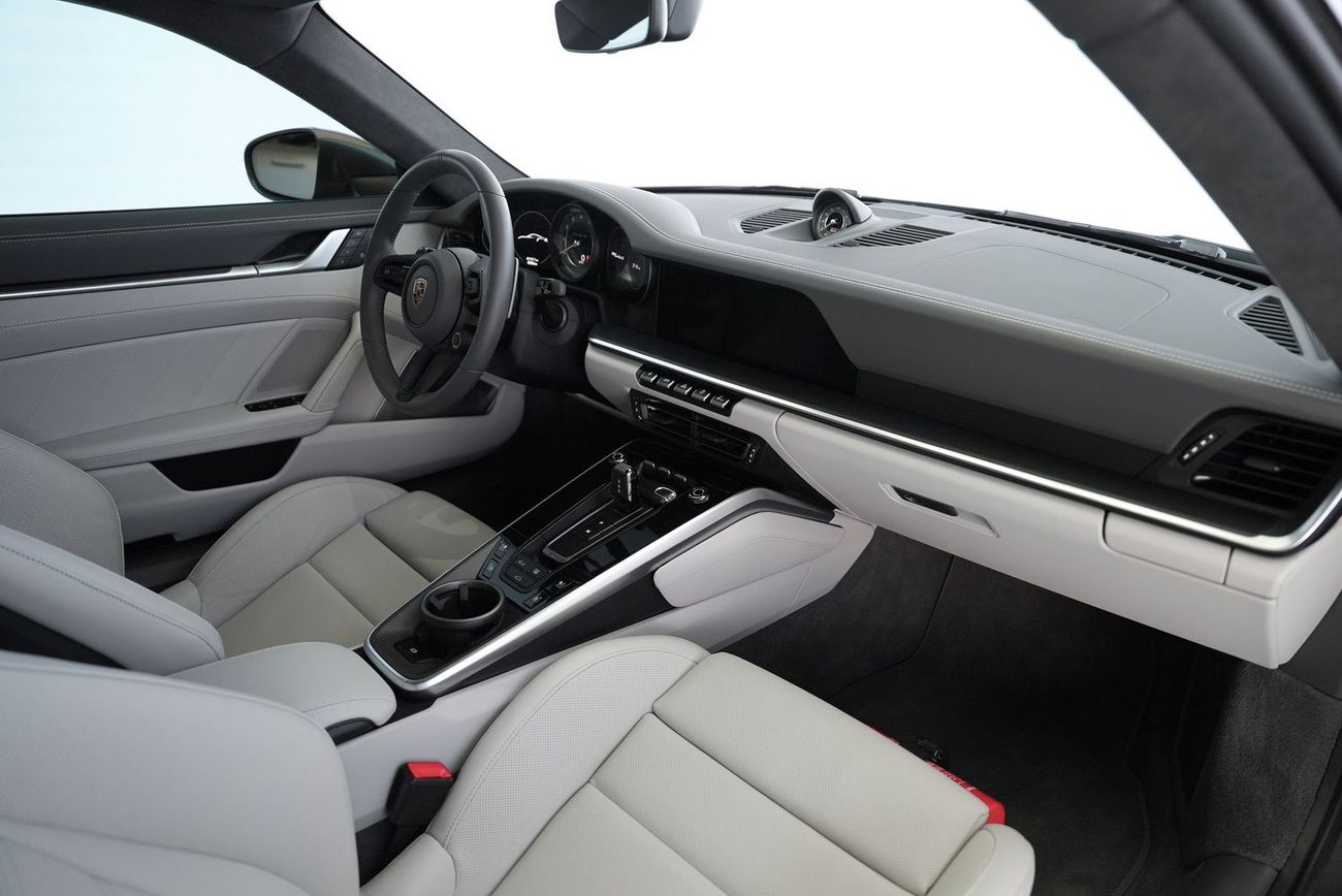 بورش 911 Turbo S 3.8L (640 HP) Coupe