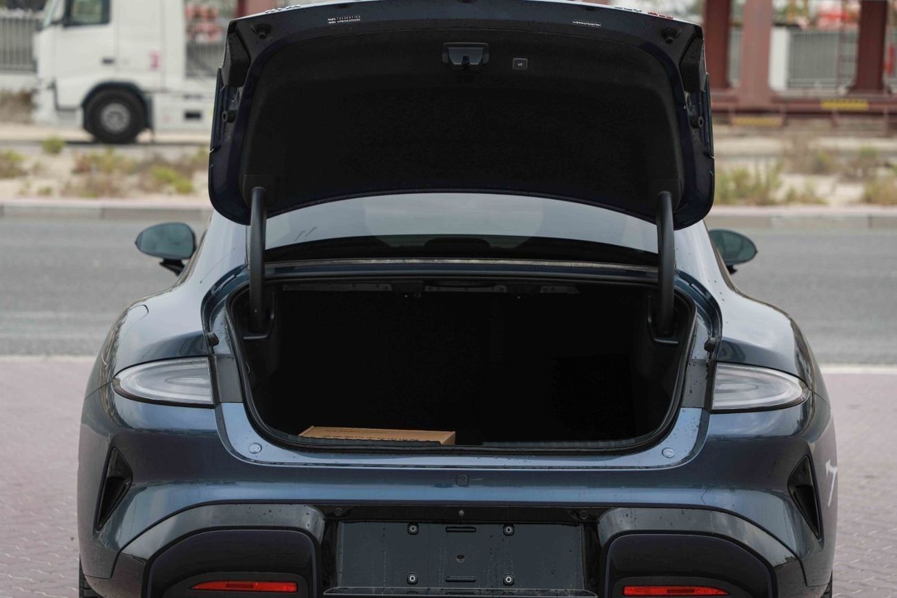 Xiaomi SU7 2025 XIAOMI SU7 MAX - GREY inside GREY | Export Price