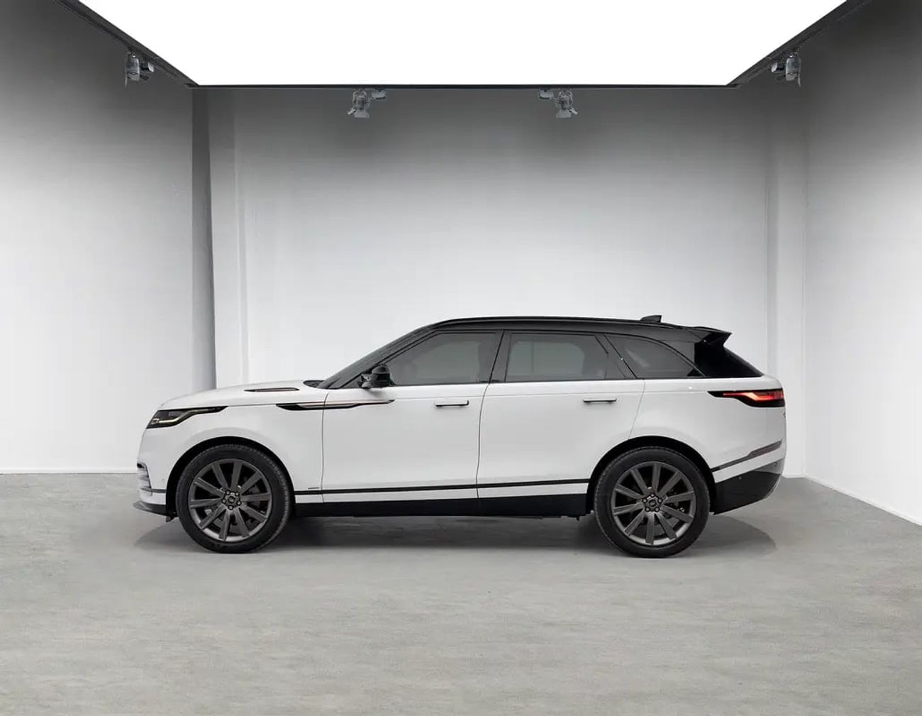 لاند روفر رينج روفر فيلار P300 R-Dynamic 2.0L