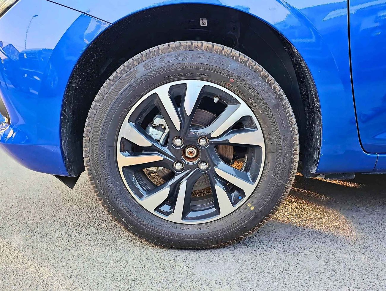 Suzuki Swift GLX, 1.2L / RADAR / GCC SPECS / HIGH OPTION (CODE # GLX)