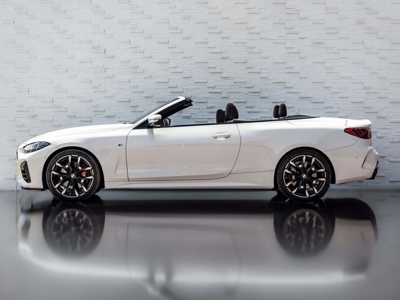BMW 420i M SPORT BMW 4 Series 2025 for 3,297.00 AED monthly