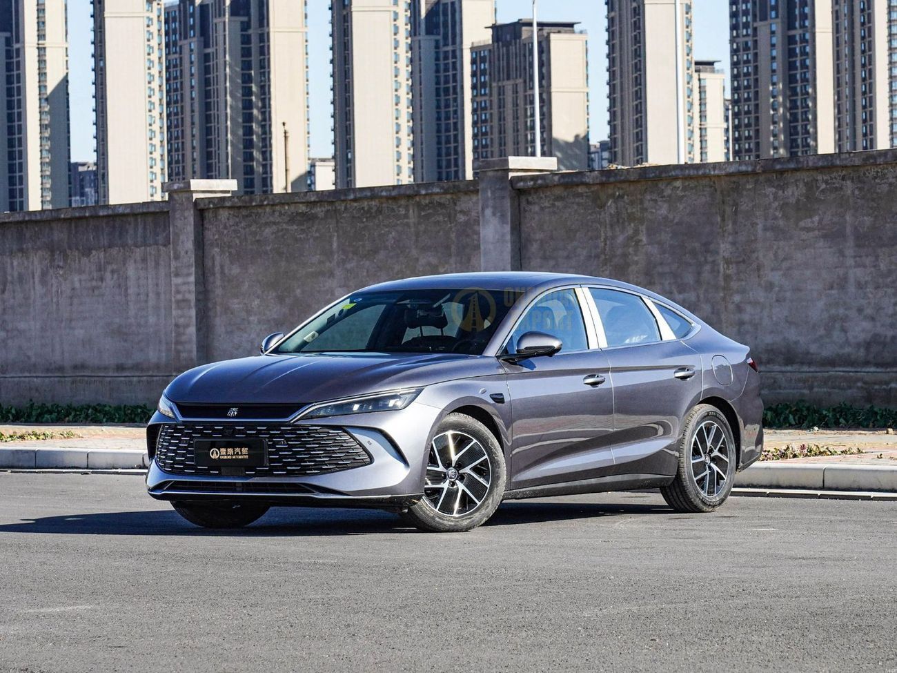 بي واي دي كين ال دي ام-اي Export to Dealers only - 2025 BYD Qin L DM-i Hybrid 1.5L-0KM Smart Drive Edition 120km Excellence