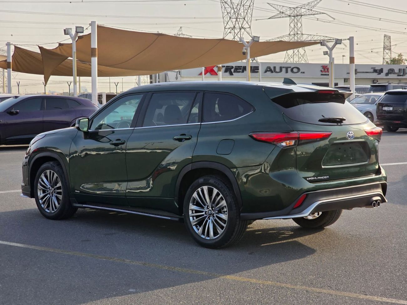 Toyota Highlander 2.5L Hybrid XSE sport Edition Sunroof, Push button and 7 seater