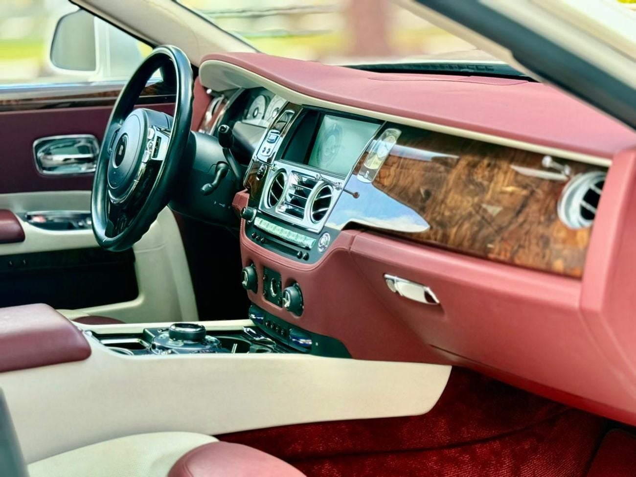 Rolls-Royce Ghost Std 6.6L l ROLLS ROYCE GHOST l GCC SPECS l 6.6L W12 l YEAR 2017 l