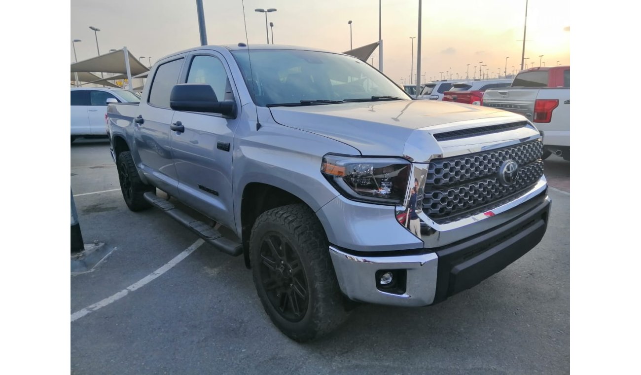 Toyota Tundra Toyota tundra crewmax TSS 2018 تويوتا تندرا 4 باب سيلفر