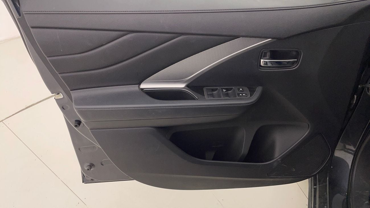 ميتسوبيشي إكسباندر كروس PREMIUM 1.5 | بدون دفعة مقدمة | اختبار القيادة في المنزل