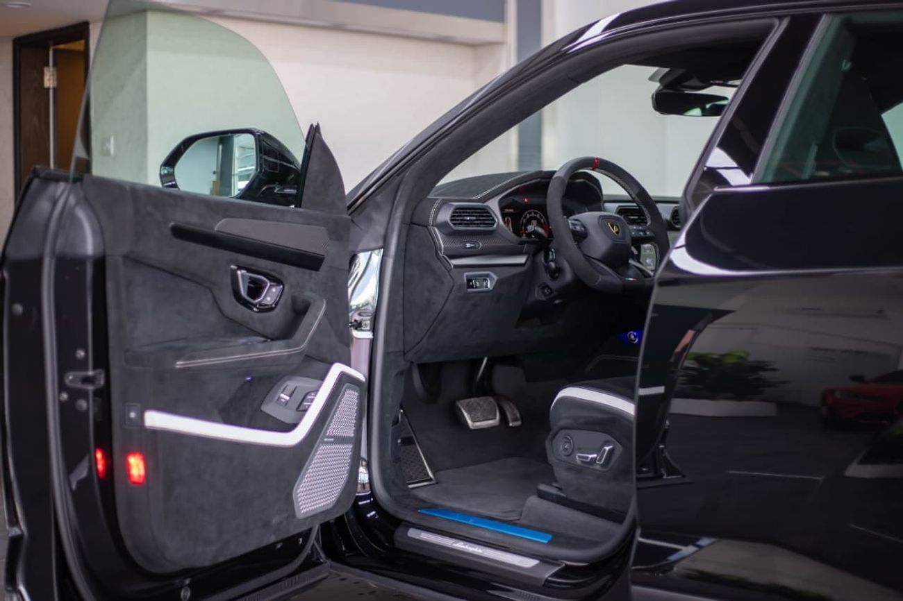 لامبورغيني اوروس 4.0T V8 Performante