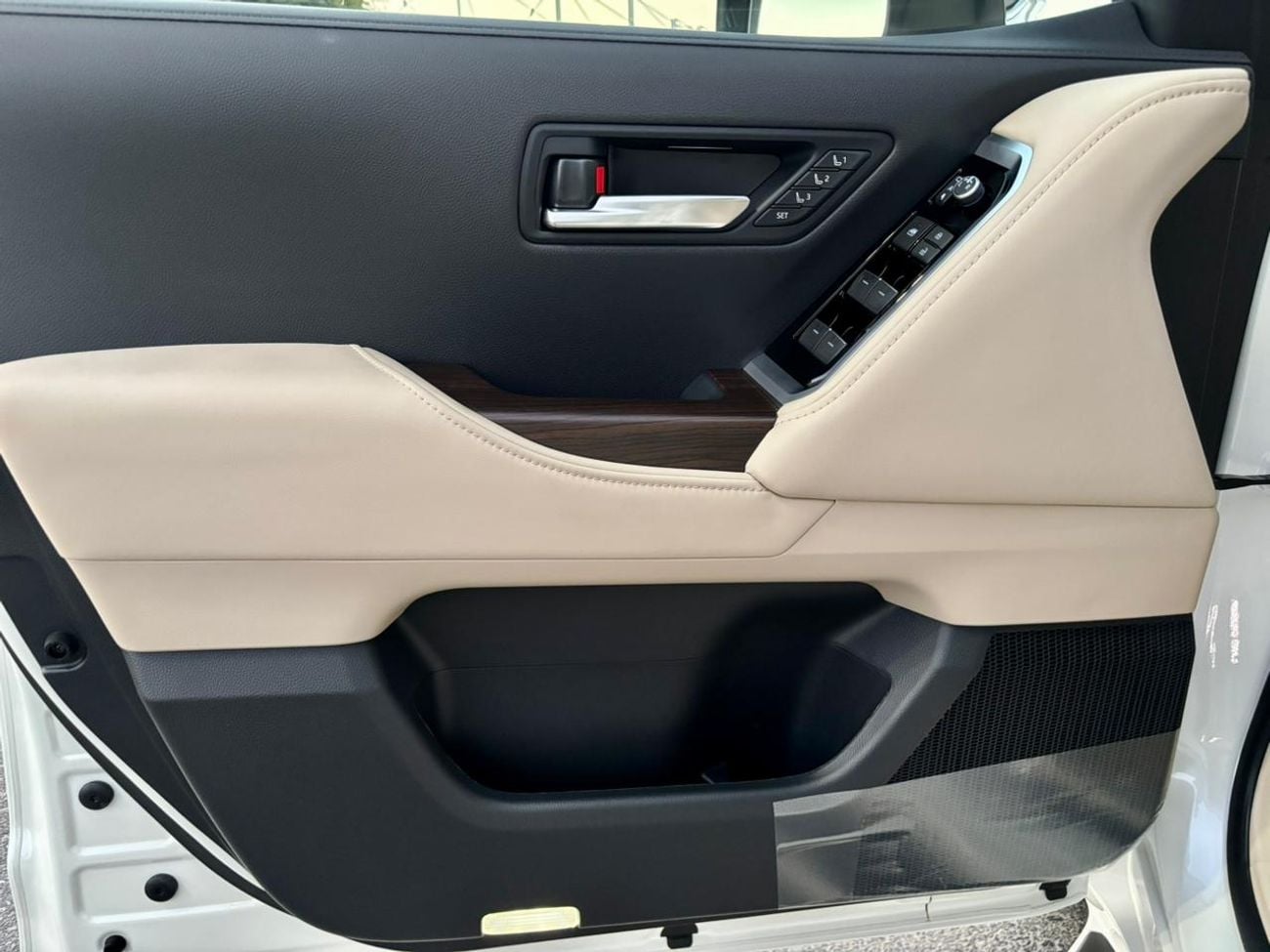 Toyota Land Cruiser VXR