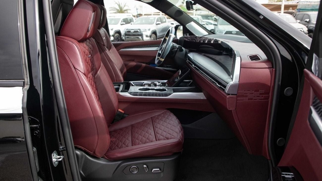 كاديلاك إسكالاد Sport 6.2L AWD | 2025 | For Export Only