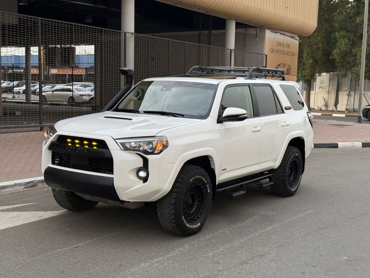 تويوتا Runner4 2022 SR5 TRAIL SPORT 7 SEATS 4x4 CANADA SPEC