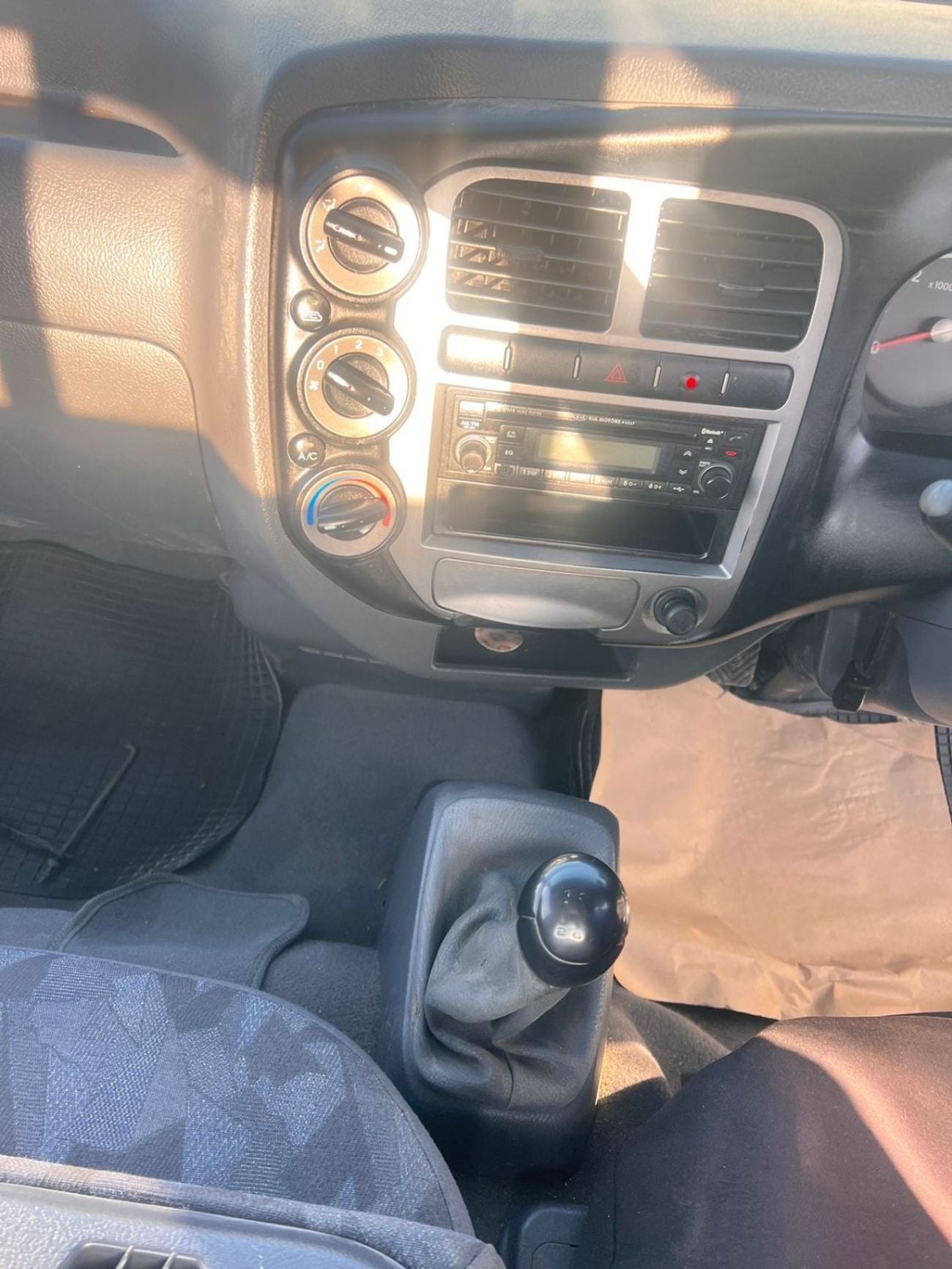 Kia Bongo STD (NON GCC) RIGHT HAND VEHICLE ONLY FOR EXPORT