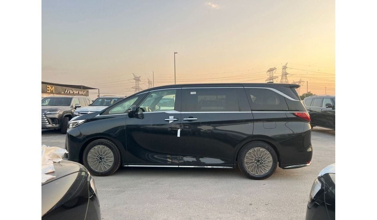 لكزس LM 350h VIP 4 Seater With TV