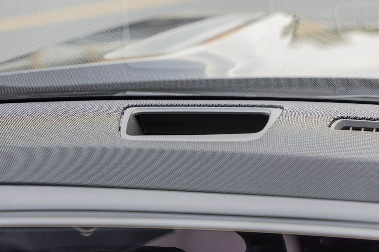 Cadillac Escalade Escalade-V 6.2L Cadillac Escalade V-Series - 2025 - GCC Specs