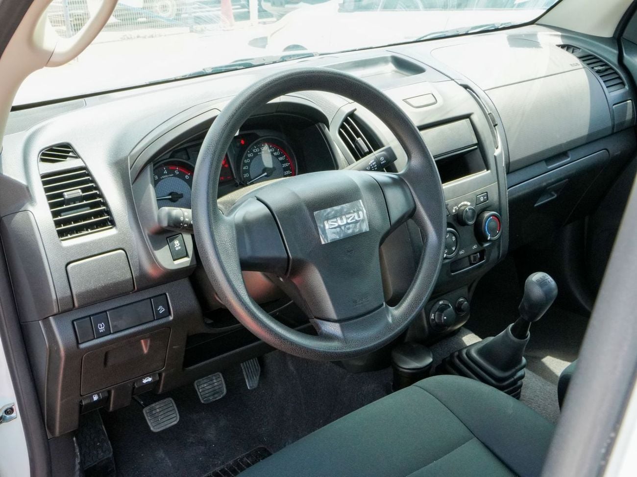 Isuzu D-MAX STANDARD 2025 ISUZU STD SC 4X4 DIESEL BRAND NEW 0KM