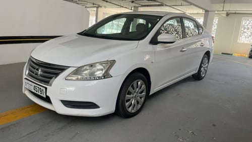 Nissan Sentra Nissan sentra 2018 gcc 1.6 ingine