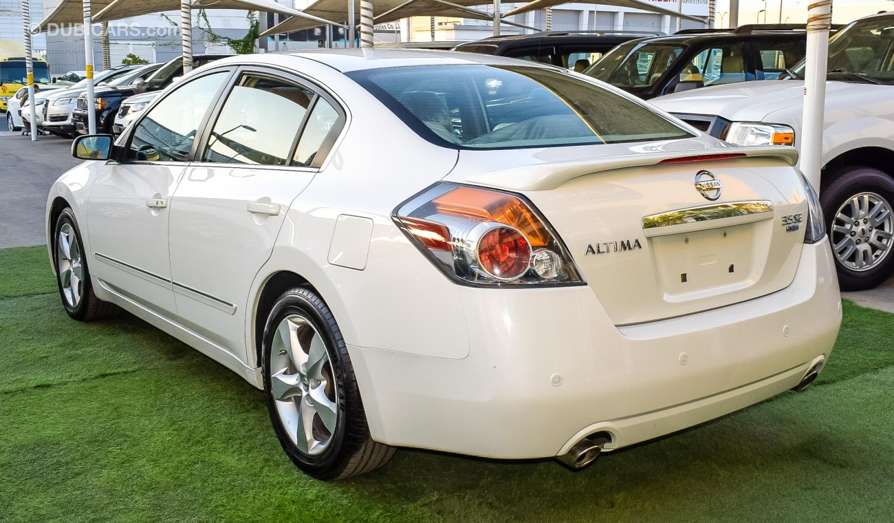 Nissan Altima Gulf number 1 slot in excellent condition