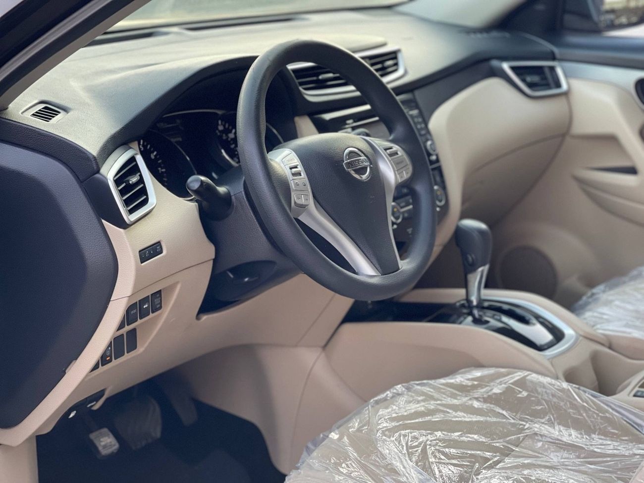 Nissan Rogue SV / 2.5 V4  / 360 CAMERA /KEYLESS ENTRY AND START / CLEAN AND SERVICED