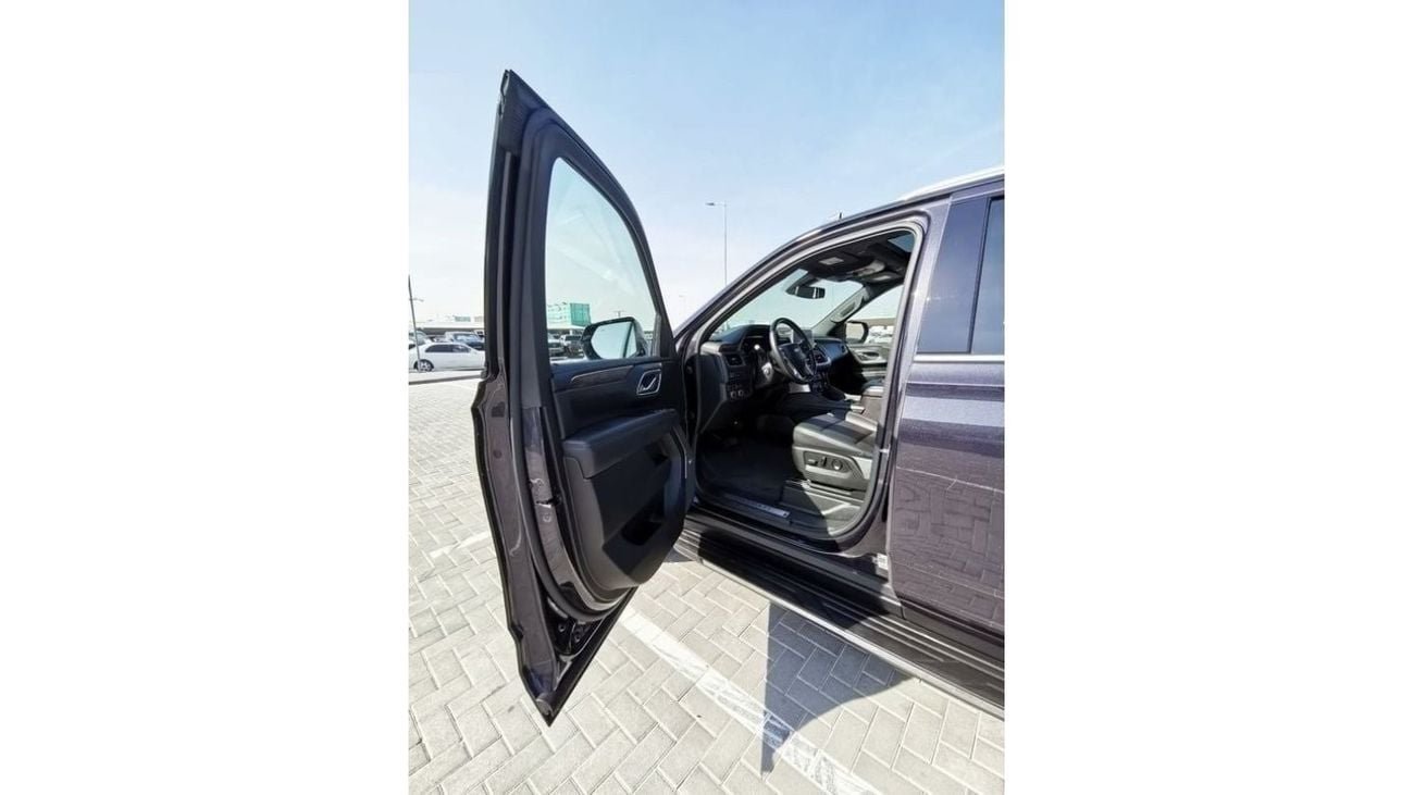 Chevrolet Suburban Chevrolet LT Suburban - 2022- Grey