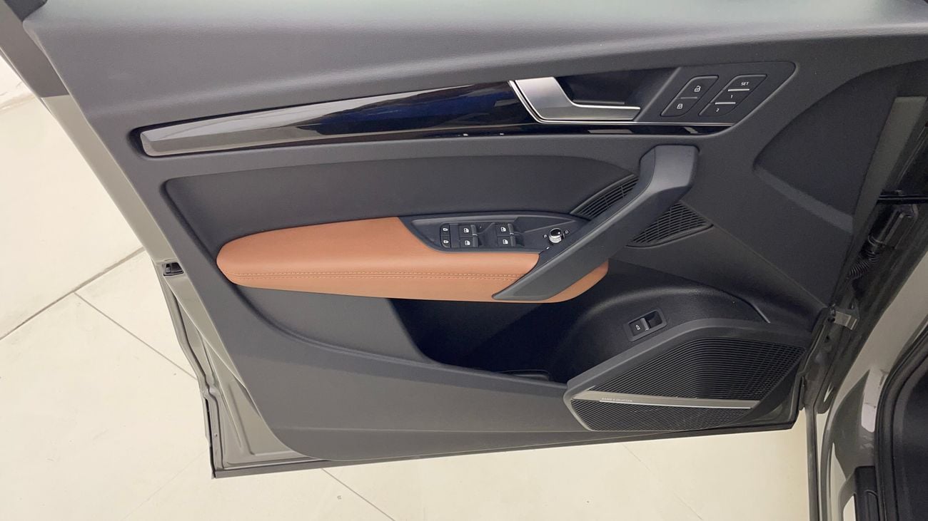 Audi Q5 45 TFSI Quattro S Line 2.0L (252 HP) 2025 S LINE | AED 2927/Month | 0 DP | 30 Day Return | Warranty