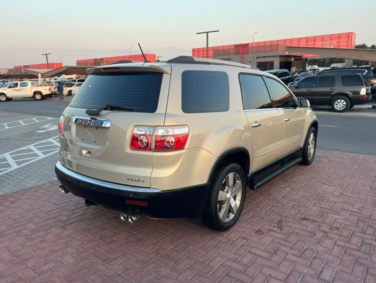 GMC Acadia Full option ‏خليجي