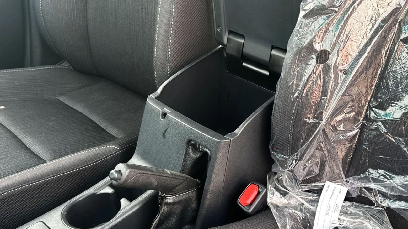 Toyota Hilux Toyota Hilux 2.4 MT 2025 Full option with diff lock