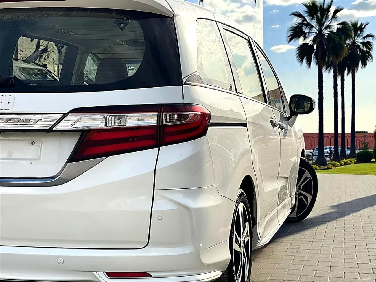 هوندا أوديسي Touring 3.5L (248 HP) 1206 PM | | | TOURING | VIP-7-SEATS | 3.5L V6 | | GCC | WELL MAINTAINED