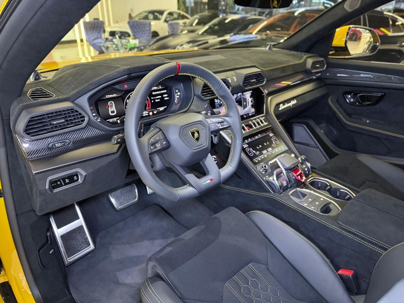 لامبورغيني اوروس PERFORMANTE لامبورغيني أوروس بيرفورمانس 2025 - ضمان كامل لمدة سنتين - بحالة جديدة تماماً