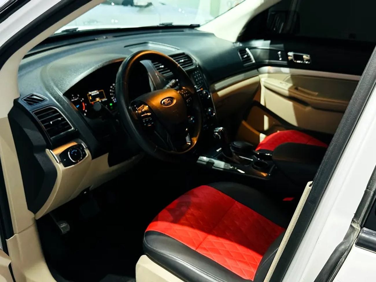 Ford Explorer XLT 200A 2.3L 4WD