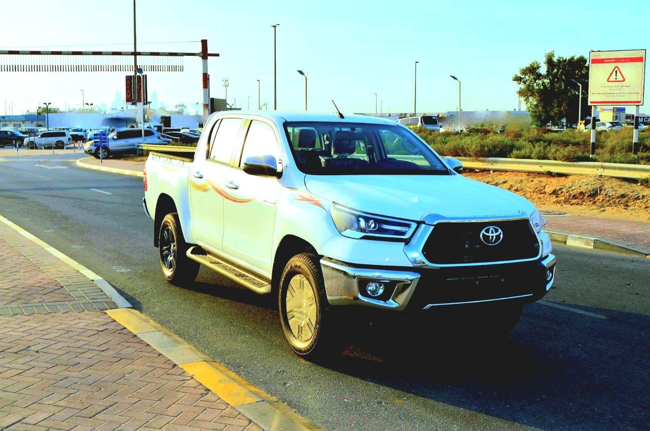 Toyota Hilux Toyota Hilux Pick Up Year: 2025 Color: White