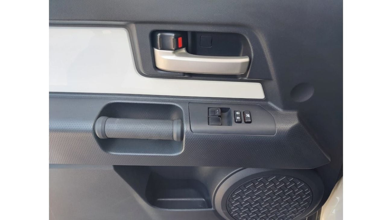 Toyota FJ Cruiser TOYOTA FJ CRUISER GXR WARRANTY FROM ALFUTTAIM