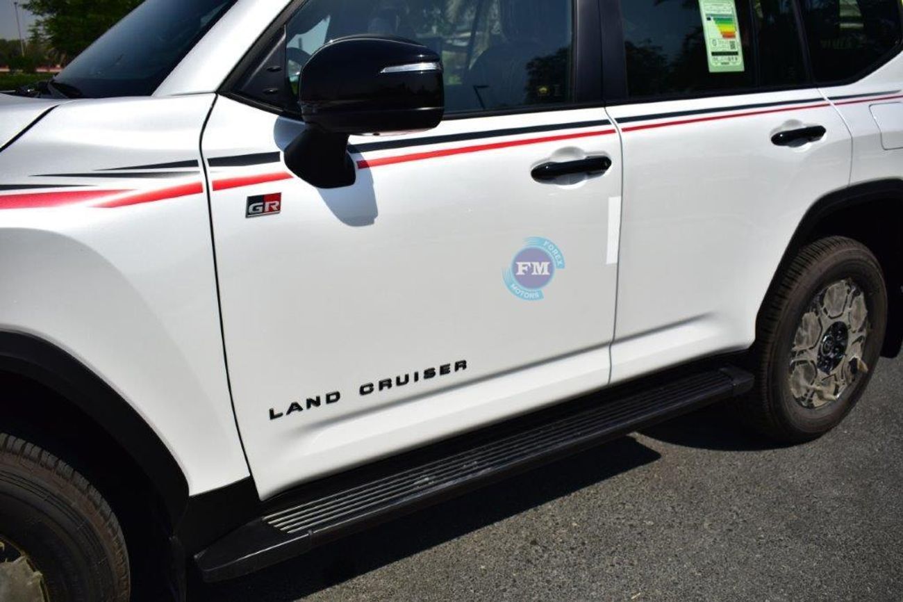 تويوتا لاند كروزر 300 GR Sport V6 3.3L Diesel Automatic