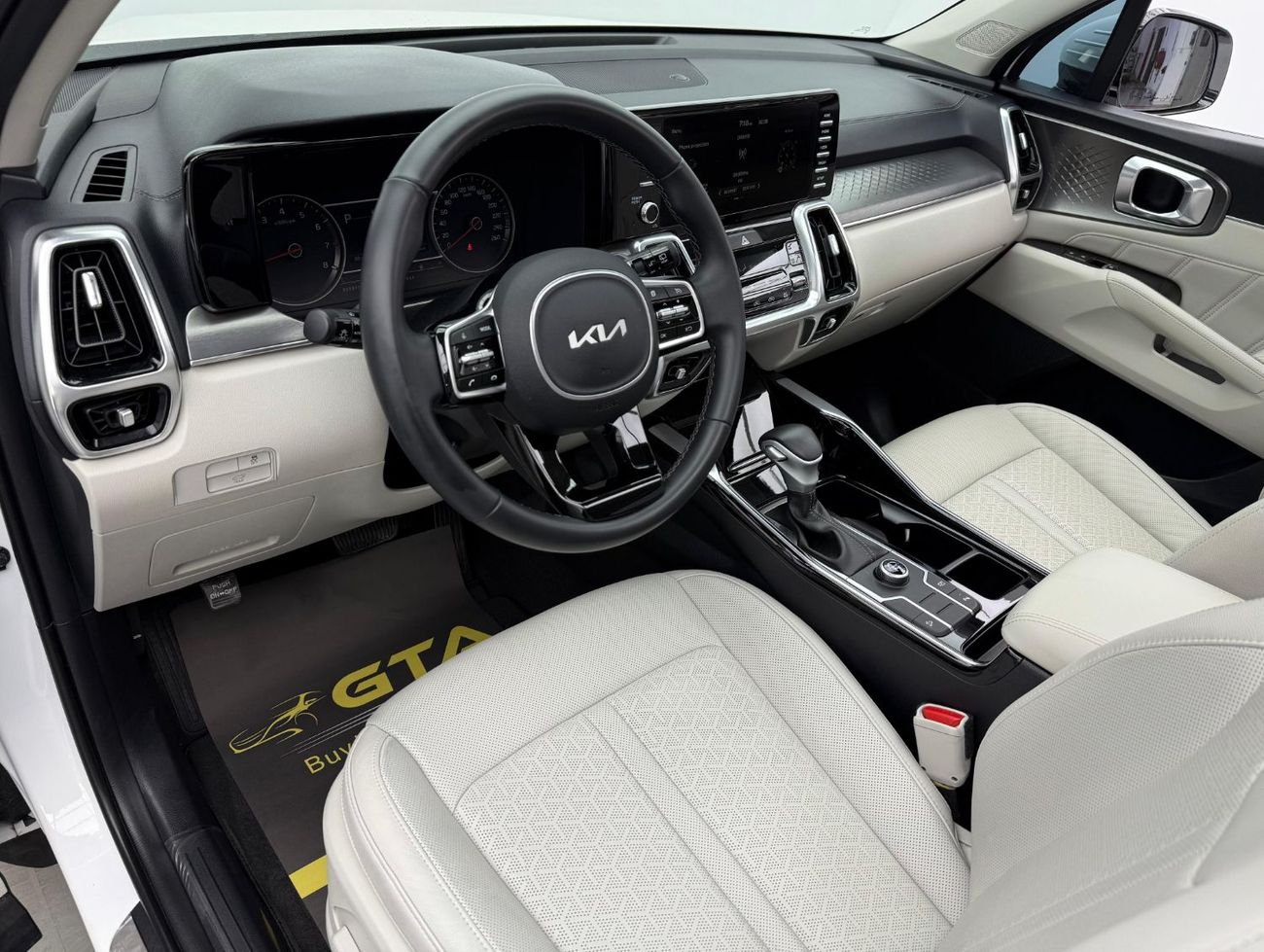 كيا سورينتو 2022 Kia Sorento DLX, 2027 Kia Warranty, Full Kia Service History, 7 Seater, GCC