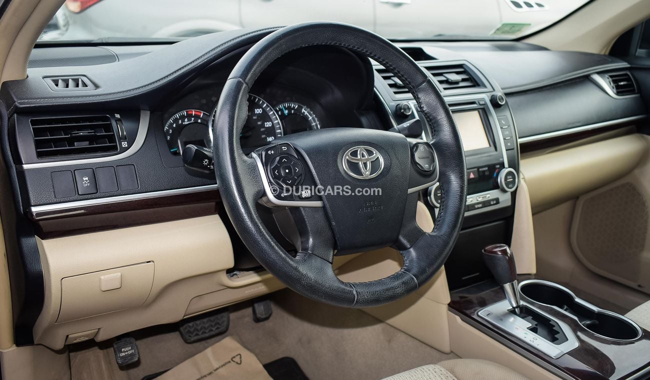 تويوتا كامري XLE