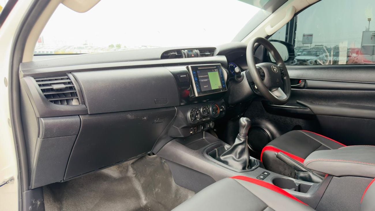 Toyota Hilux OFF ROAD MODIFIED | SMART CAB | 2020 | MANUAL TRANSMISSION | GTK FRONT BULL BAR | 2.8L DIESEL ENGINE