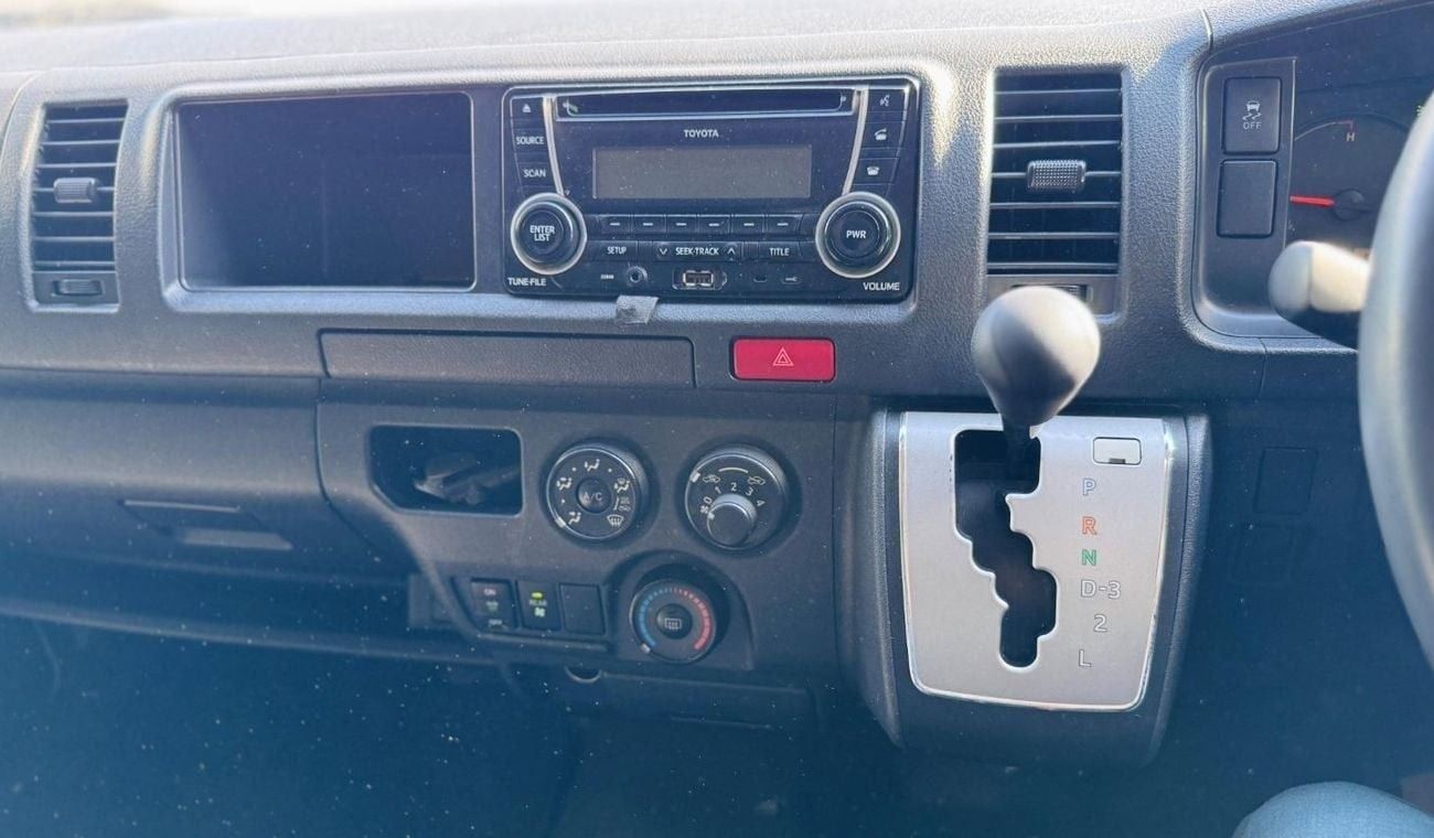 تويوتا هاياس EXCELLENT CONDITION | RHD | 2016 (AT) | 2WD | 3.0L DIESEL ENGINE | DIGITAL REAR VIEW MIRROR