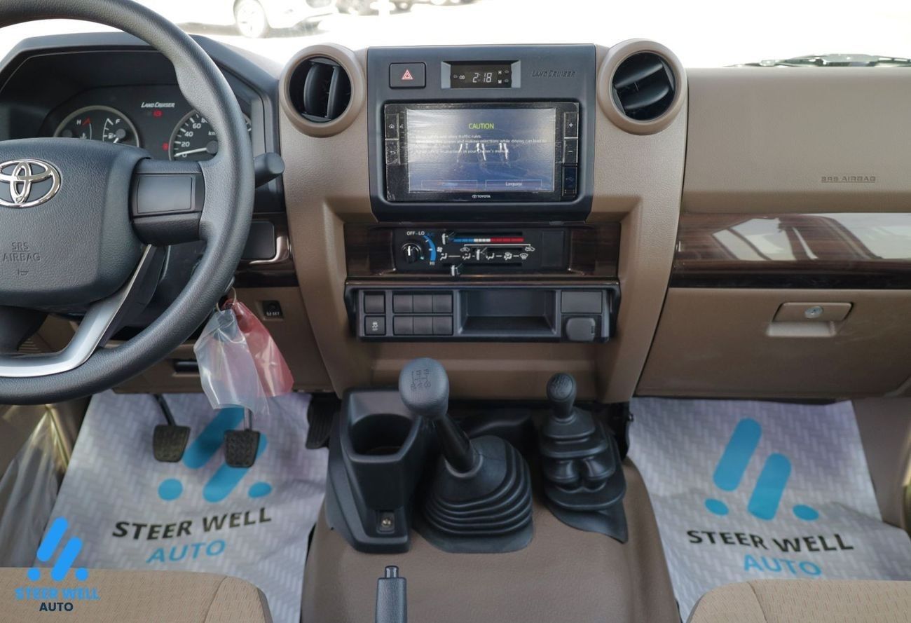 Toyota Land Cruiser Pick Up LC 79 Pick Up 4WD / 2.8L DSL MT / 4 Doors / Export Only