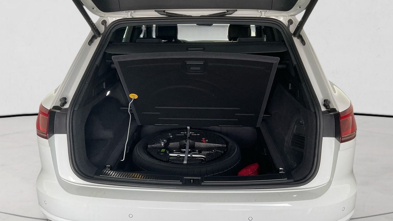 Volkswagen Touareg R-Line 3.0L 4WD R-Line | Guaranteed Warranty | 0 Down Payment