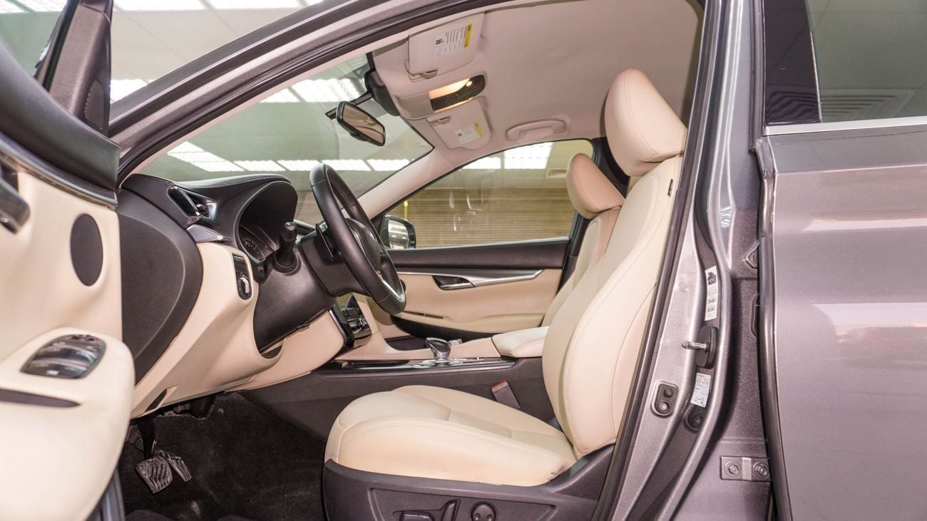 Infiniti QX50 2.0T Luxe (AWD)