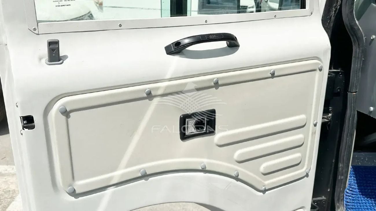 SML Isuzu S7 Bus SML-Isuzu S7 Bus 3455cc 35 SEATER AC Diesel LHD MT