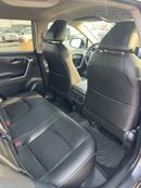 Toyota RAV4 XLE 4WD push start,leather seats 2021