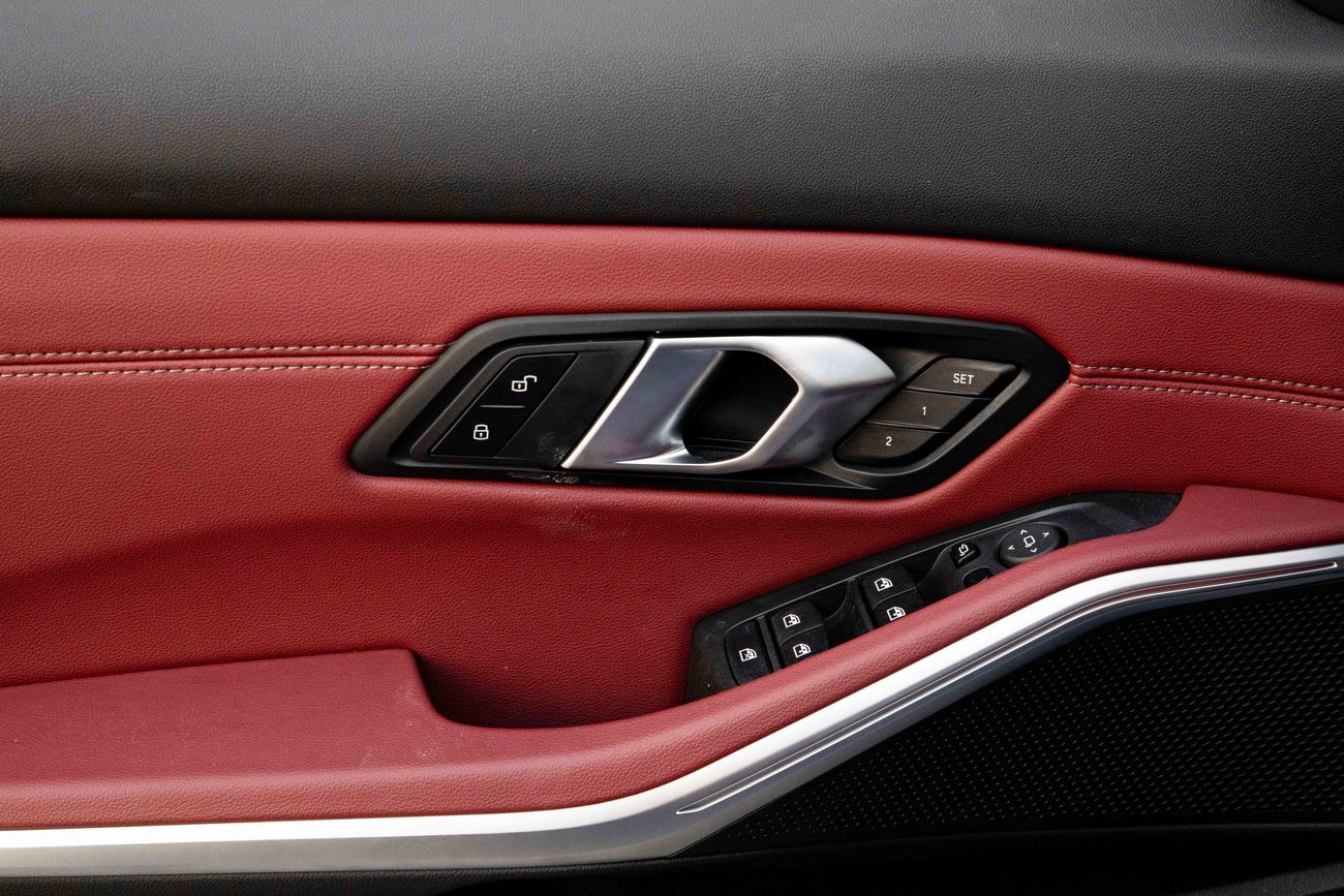 BMW 320i 320i M-Kit | 3,428 P.M | 0% Downpayment | BMW 3 Series M-Kit!