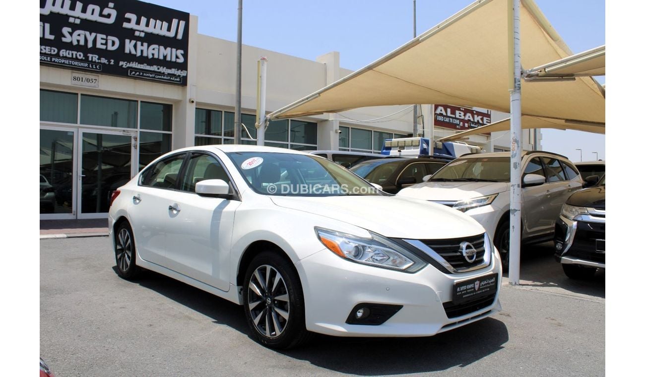 Nissan Altima SV ACCIDENTS FREE - GCC - MID OPTION - PERFECT INSIDE OUT