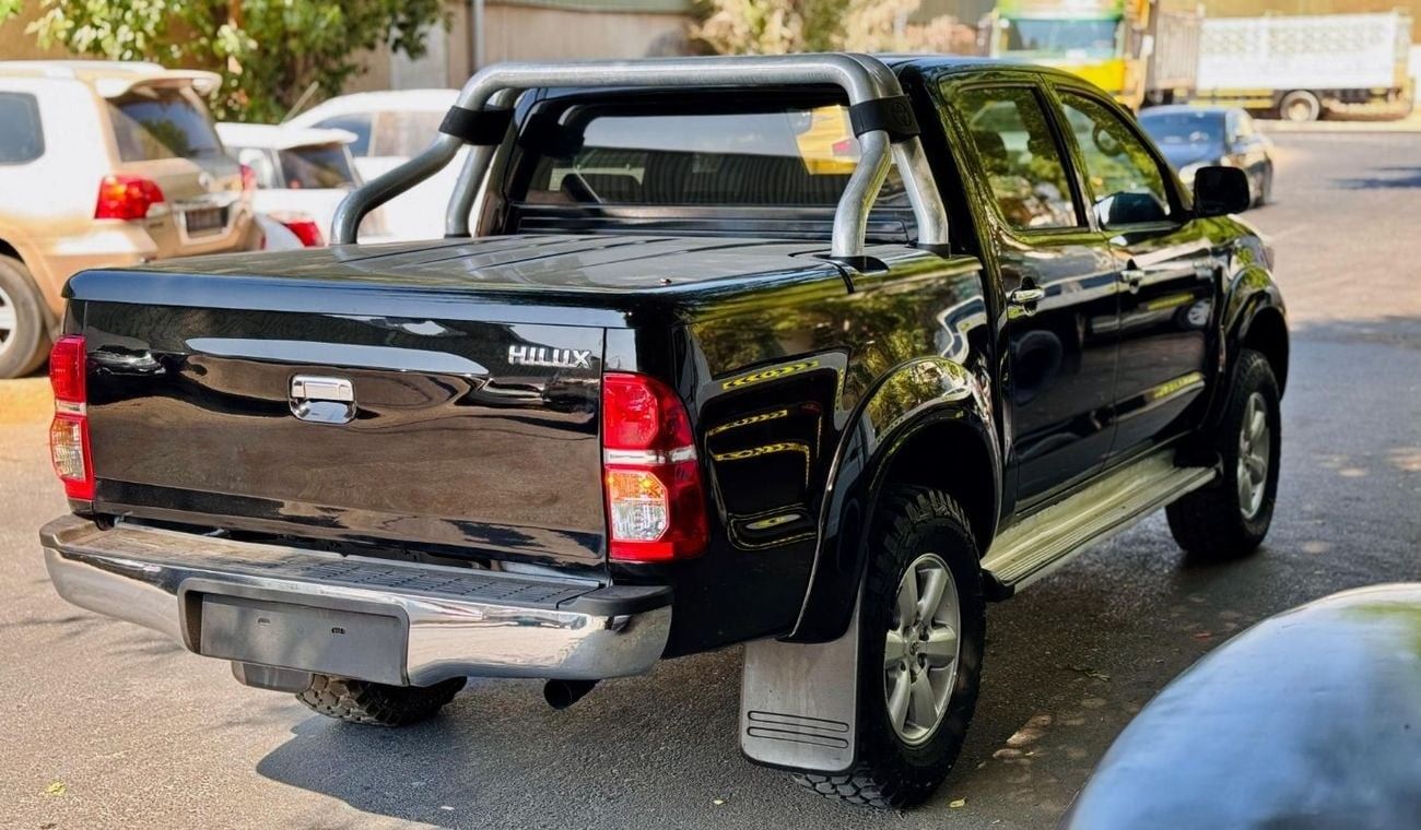 Toyota Hilux EXCELLENT CONDITION | DOUBLE CAB | 3.0L DIESEL ENGINE | RHD | (AT) | 2011